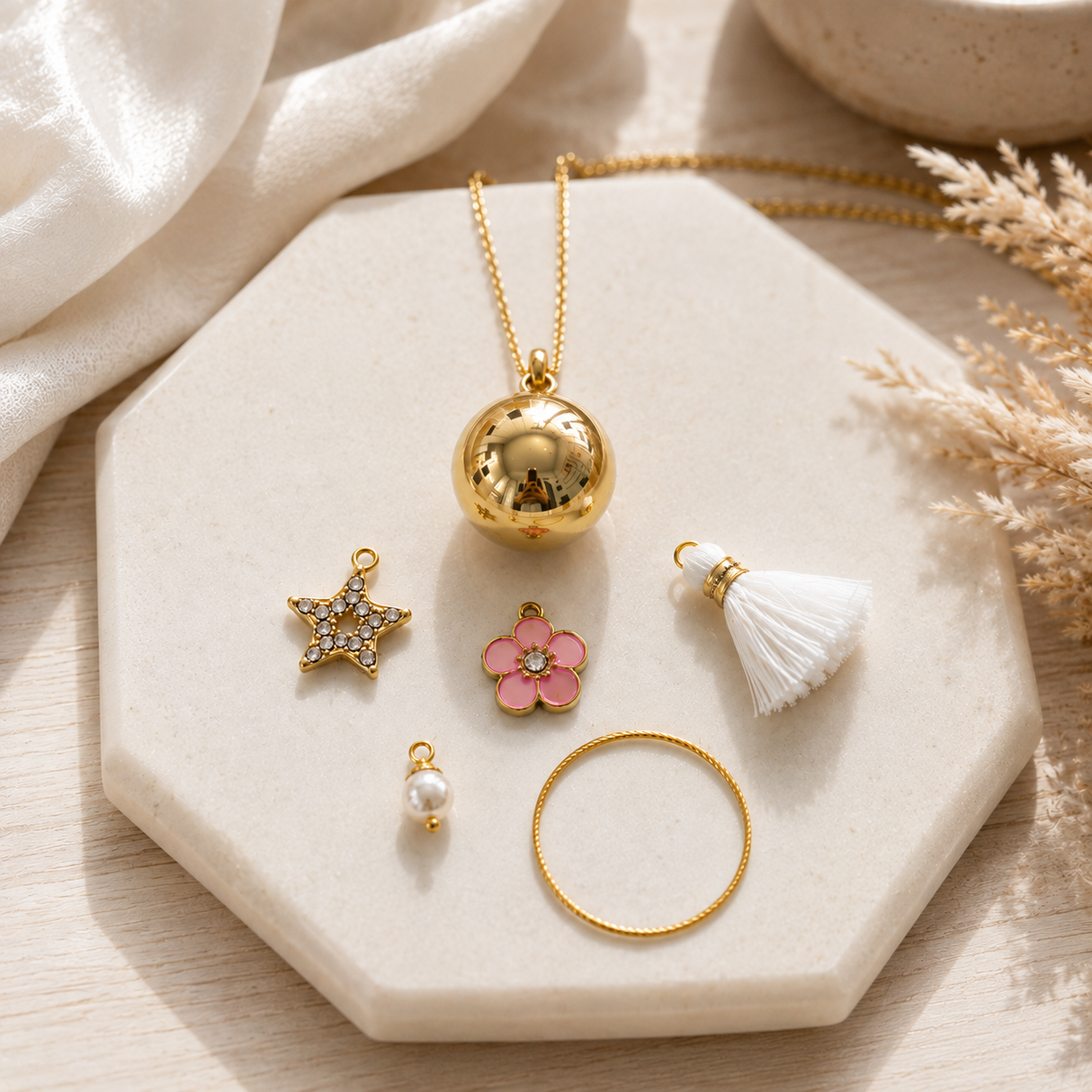 Bola de grossesse doré personnalisable – Collier femme enceinte avec pendentifs au choix