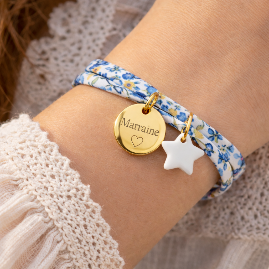 Bracelet personnalisé médaille gravée breloque nacre