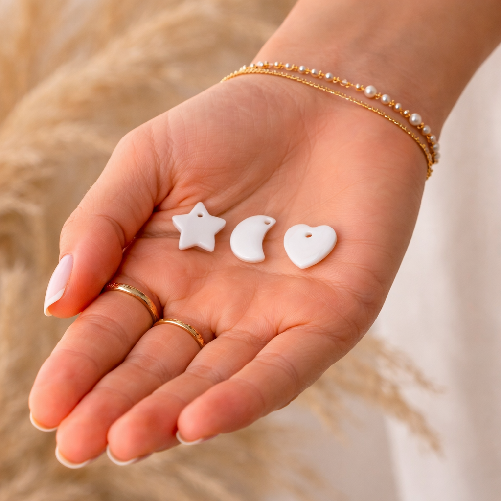 Bracelet personnalisé médaille gravée breloque nacre