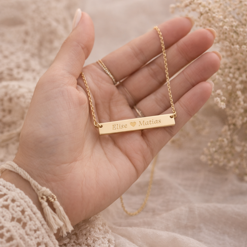 Collier personnalisé barre gravée prénom