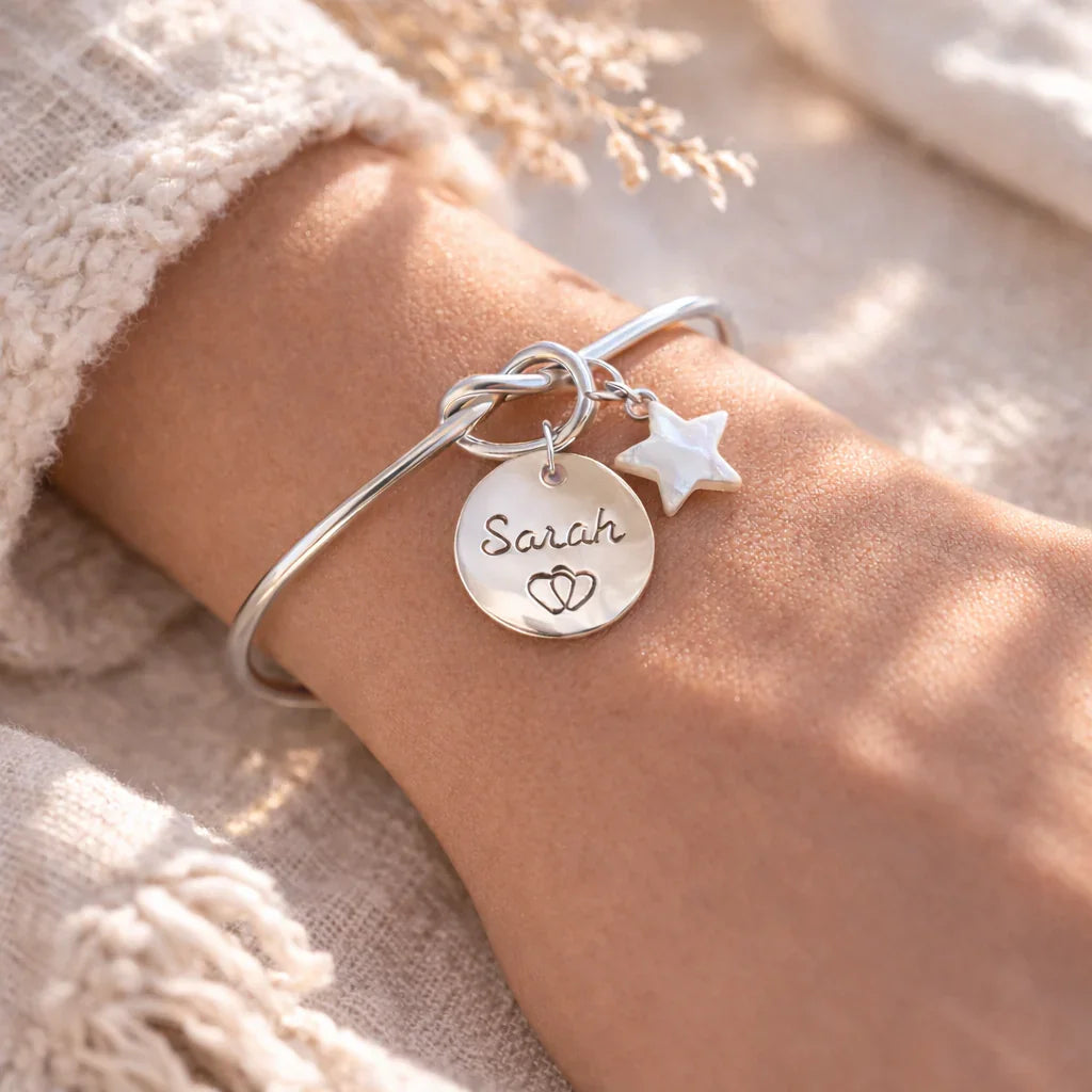 Bracelet jonc gravé personnalisé médaille 15mm breloque nacre Bracelet jonc gravé personnalisé médaille 15mm breloque nacre - Argenté | Creabibenval