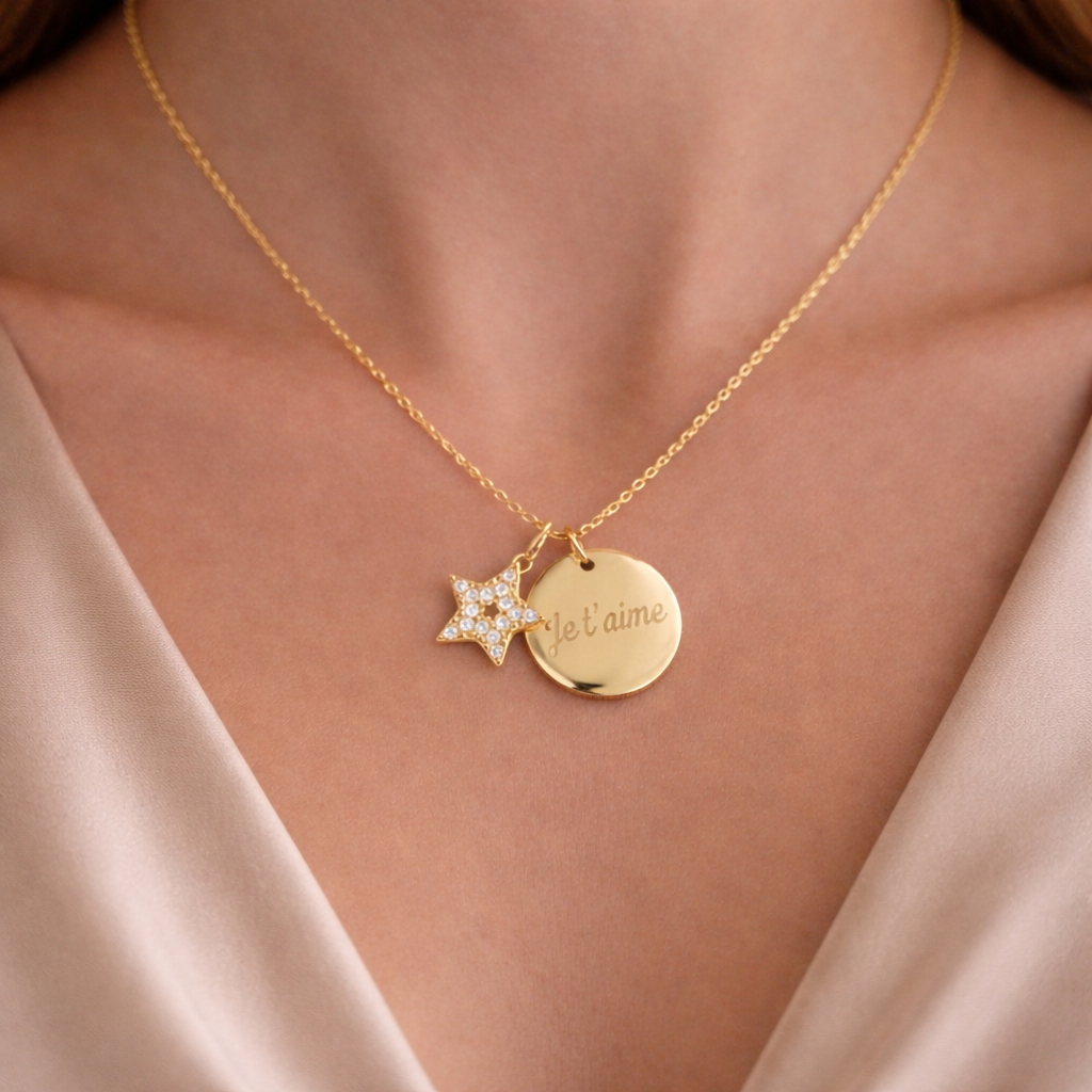 Collier personnalisé médaille gravée étoile strass