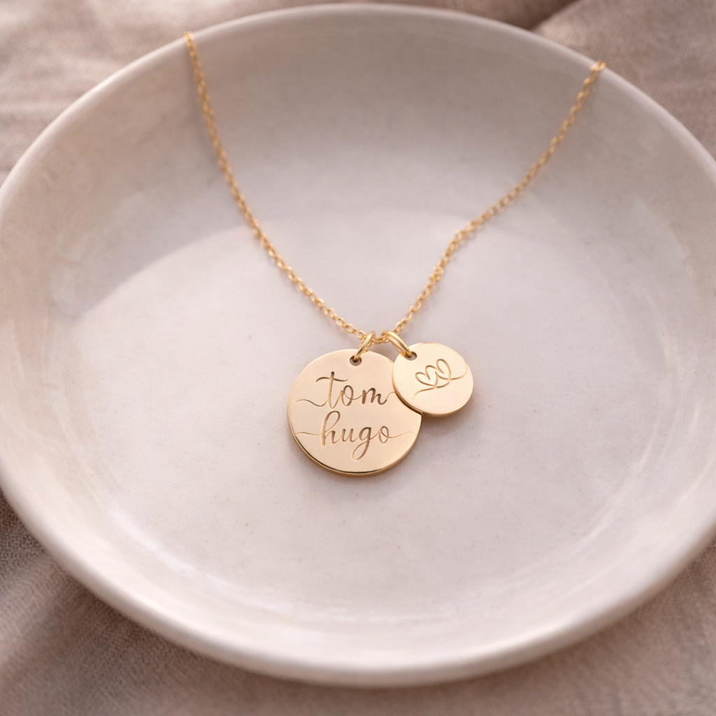 Collier personnalisé médaille ronde gravée prénoms