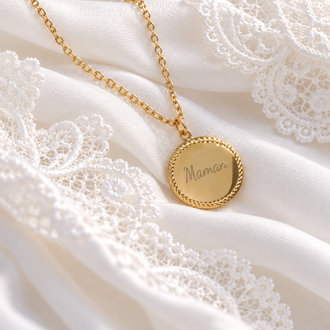 Collier personnalisé médaille ronde martelée gravée