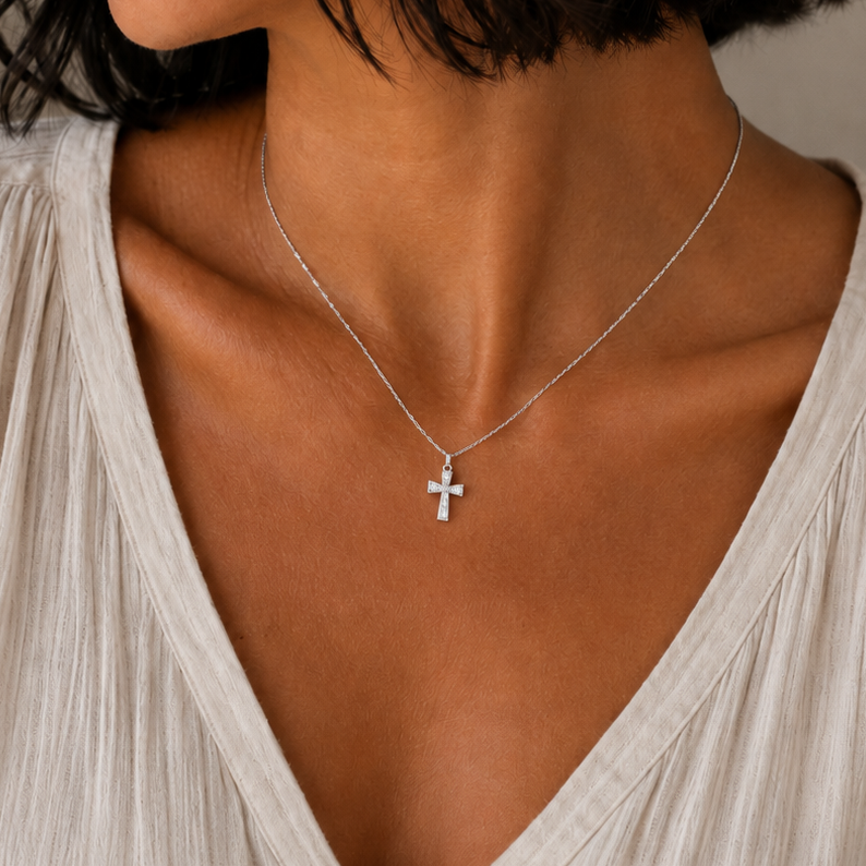 Collier petite croix avec strass en acier inoxydable
