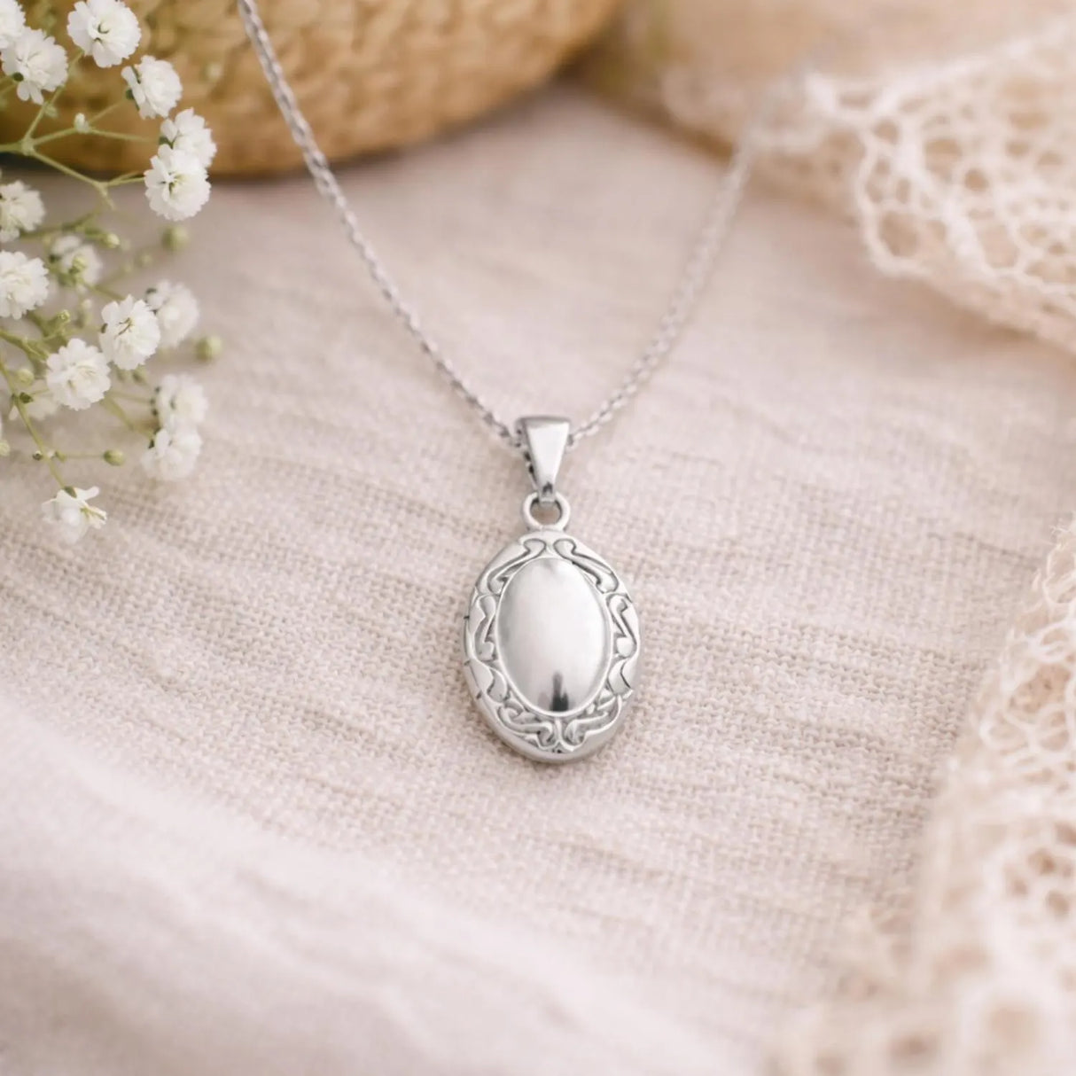 Collier photo personnalisé médaillon ovale motif acier inoxydable