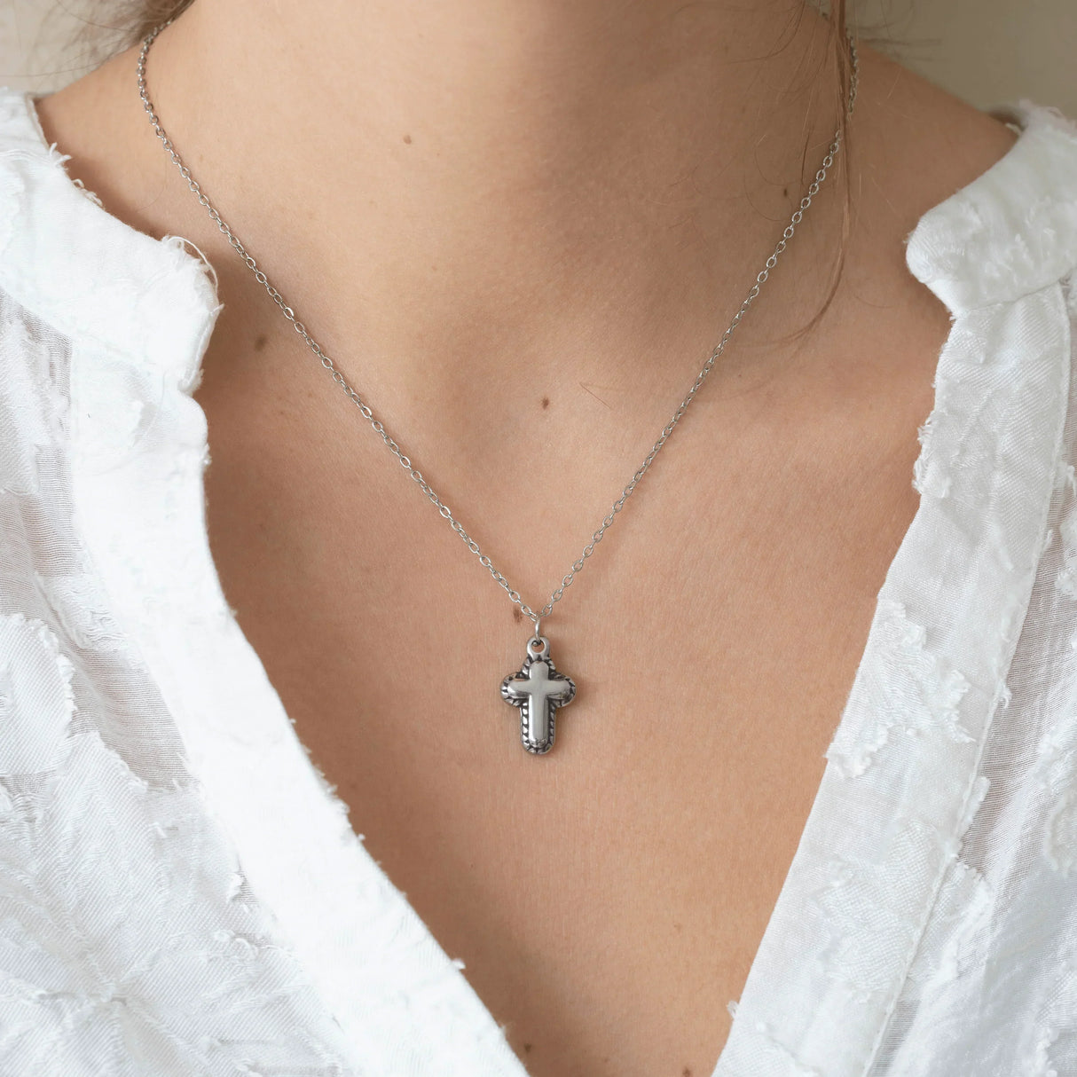 Collier croix argent pour femme en acier inoxydable
