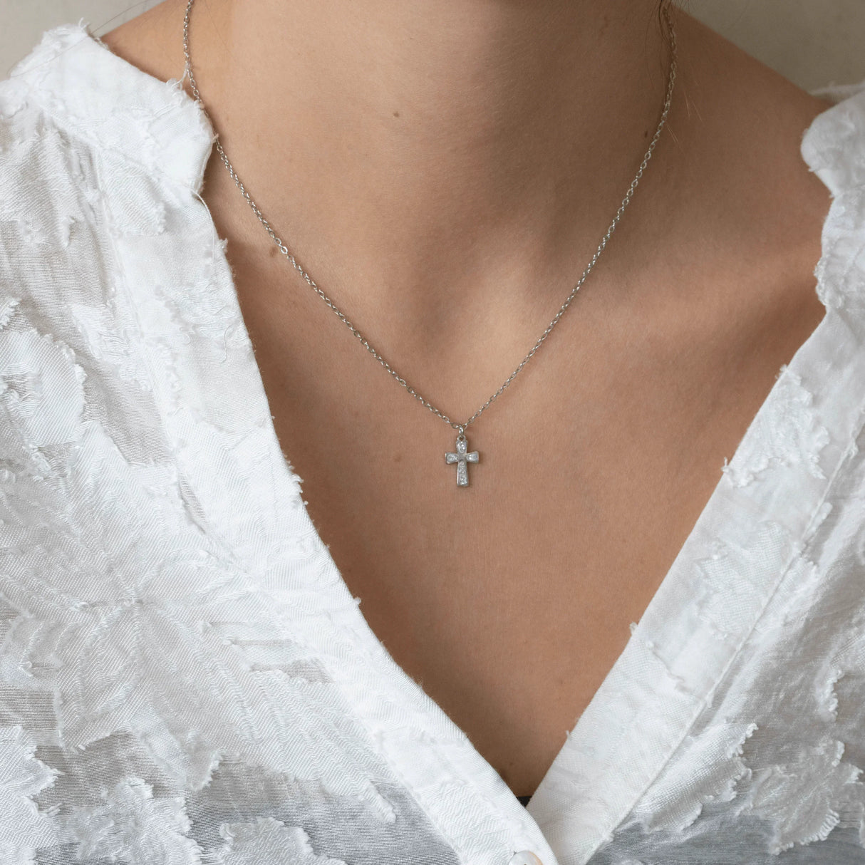 Collier petite croix chrétienne argent strass acier inoxydable femme
