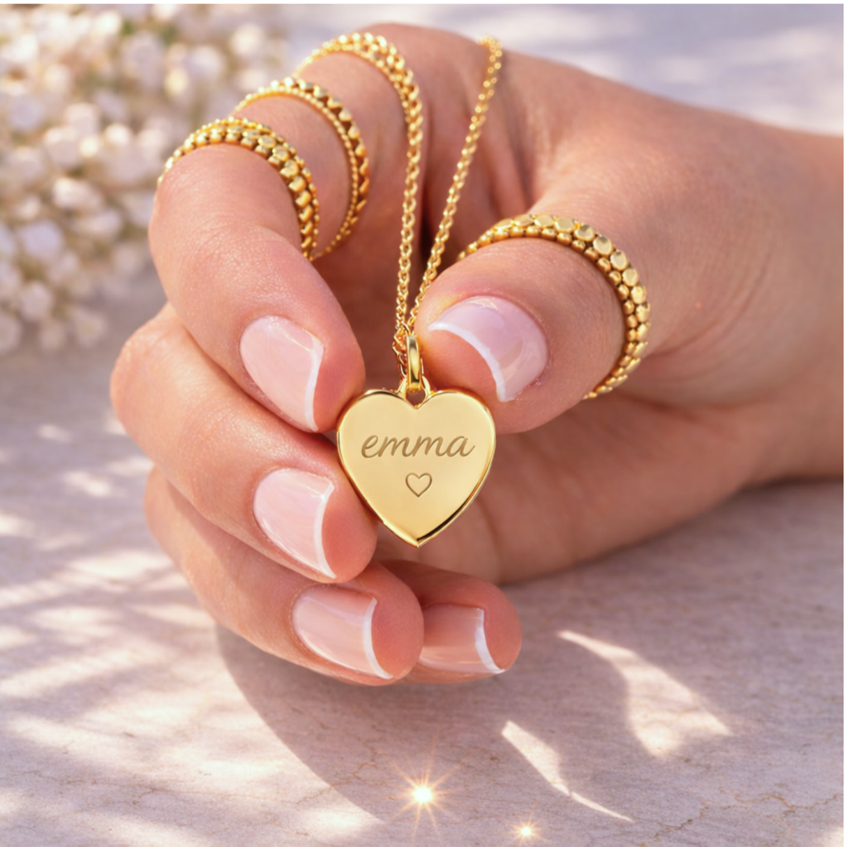 Collier personnalisé médaille petit coeur gravée