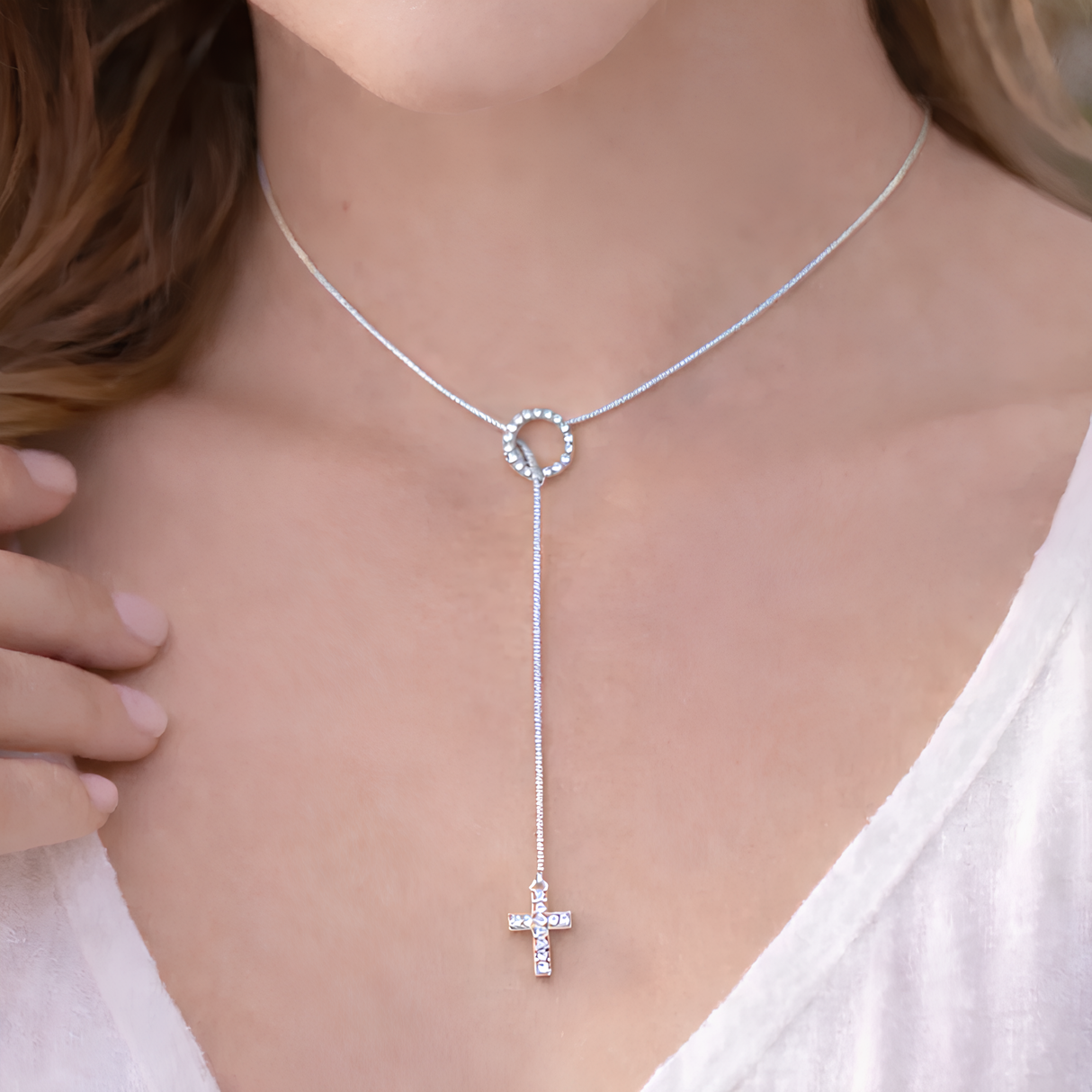 Collier croix ajustable cercle avec strass en acier inoxydable Collier croix ajustable cercle avec strass en acier inoxydable - Argenté | Creabibenval