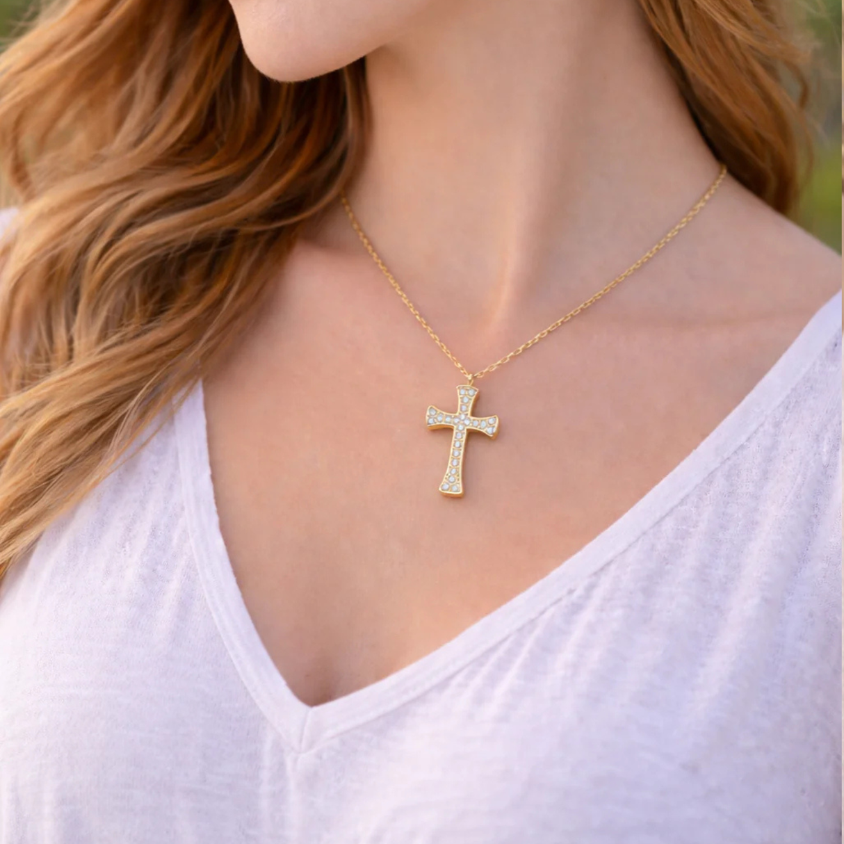 Collier croix sertie de strass en acier inoxydable Collier croix sertie de strass en acier inoxydable - Doré | Creabibenval