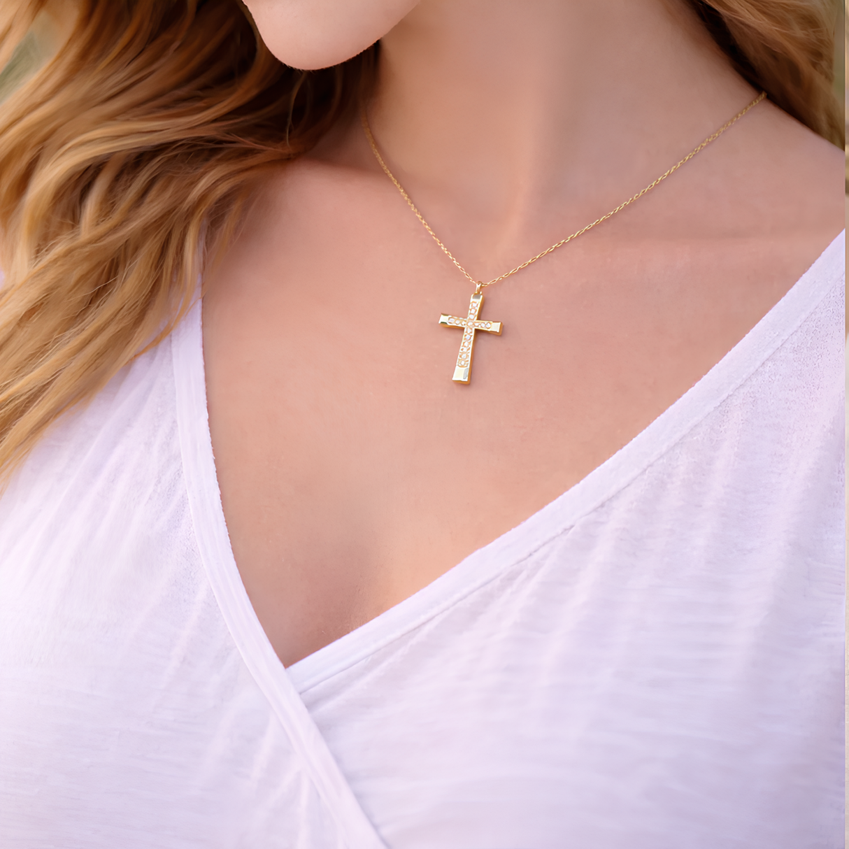 Collier croix sertie de strass en acier inoxydable Collier croix sertie de strass en acier inoxydable - Doré | Creabibenval