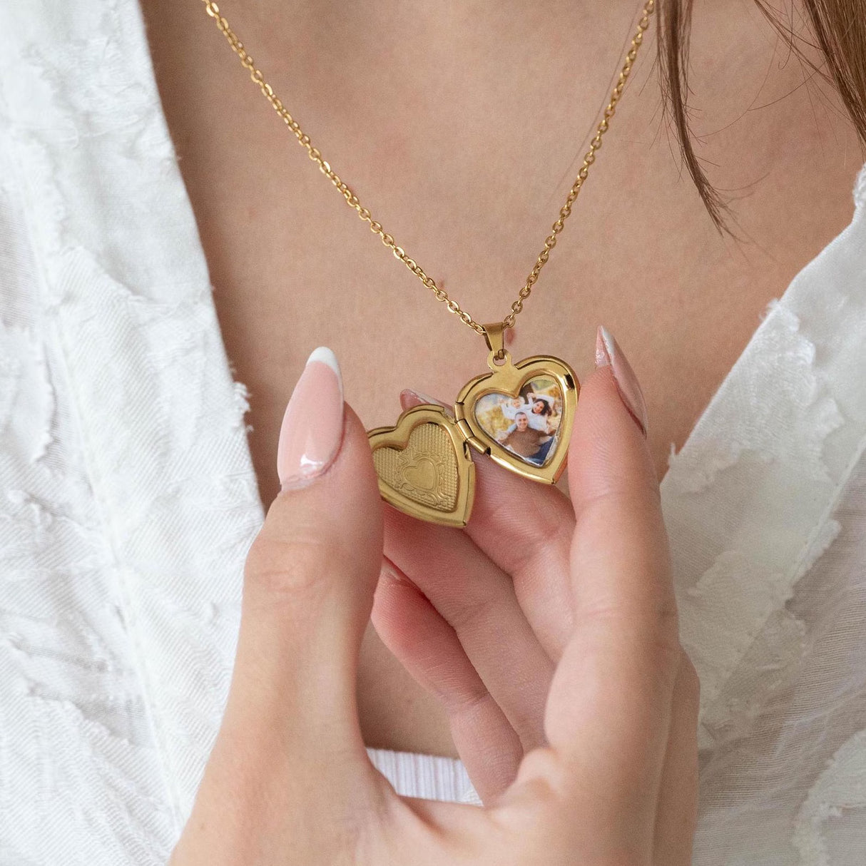 Collier photo personnalisé médaillon coeur motif gravé acier inoxydable