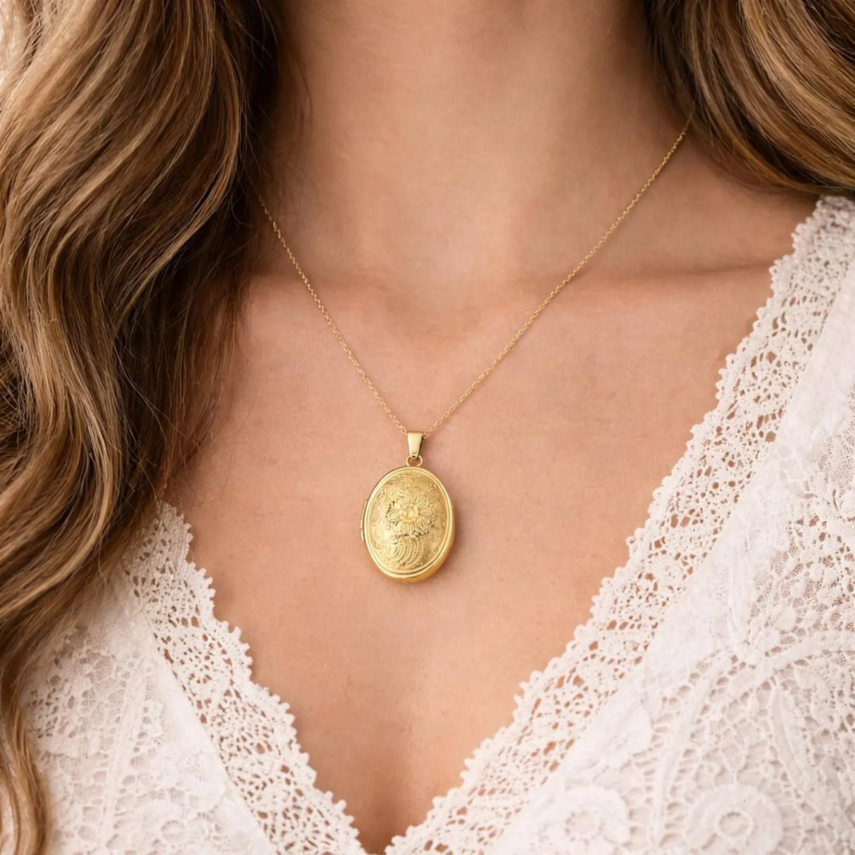 Collier photo personnalisé médaillon ovale motif fleur gravé acier inoxydable