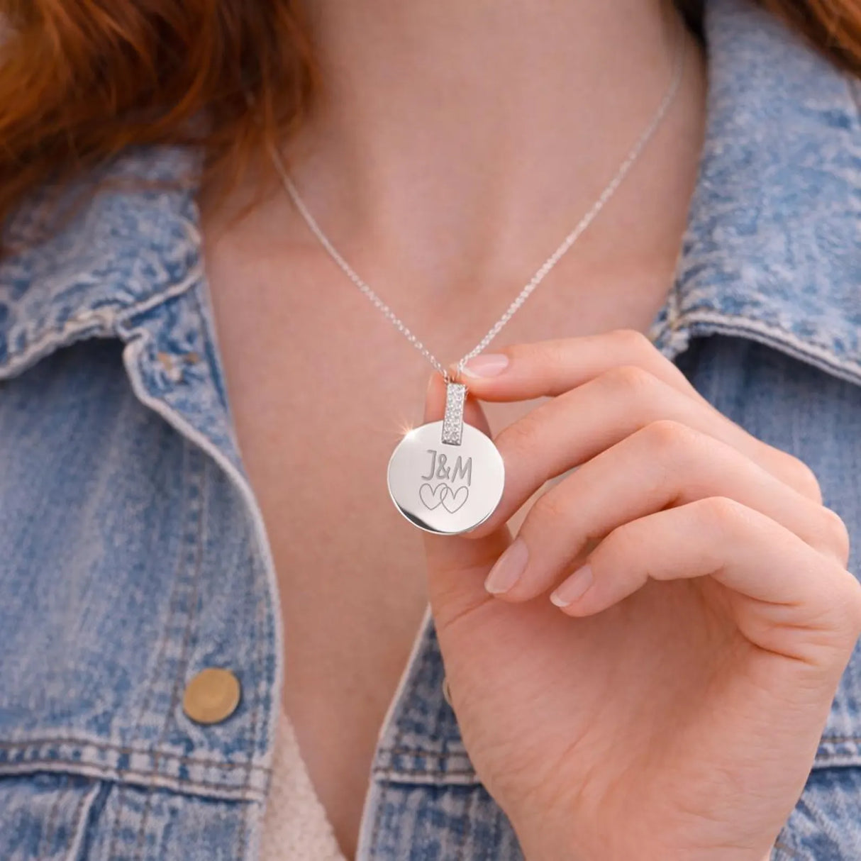 Collier personnalisé médaille ronde gravée passant strass cadeau maman