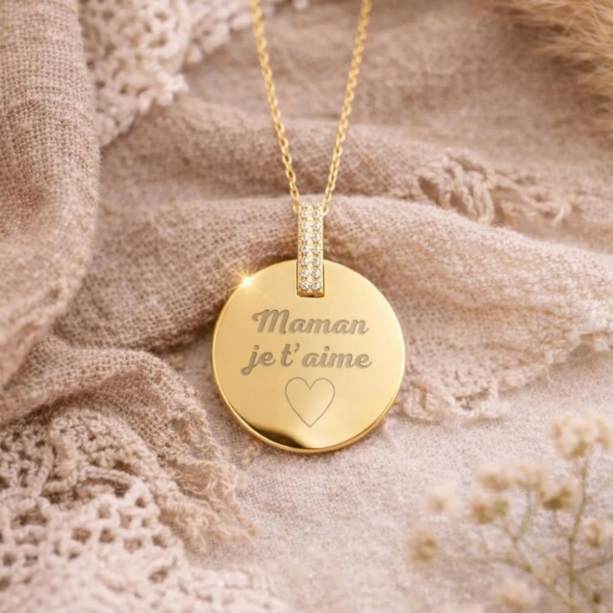 Collier personnalisé médaille ronde gravée passant strass cadeau maman