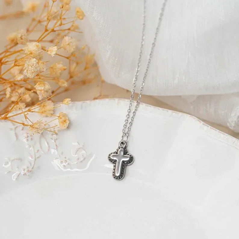 Collier croix argent pour femme en acier inoxydable