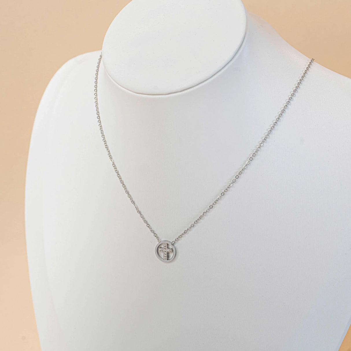 Collier petite croix argent chrétienne strass femme avec cercle acier inoxydable