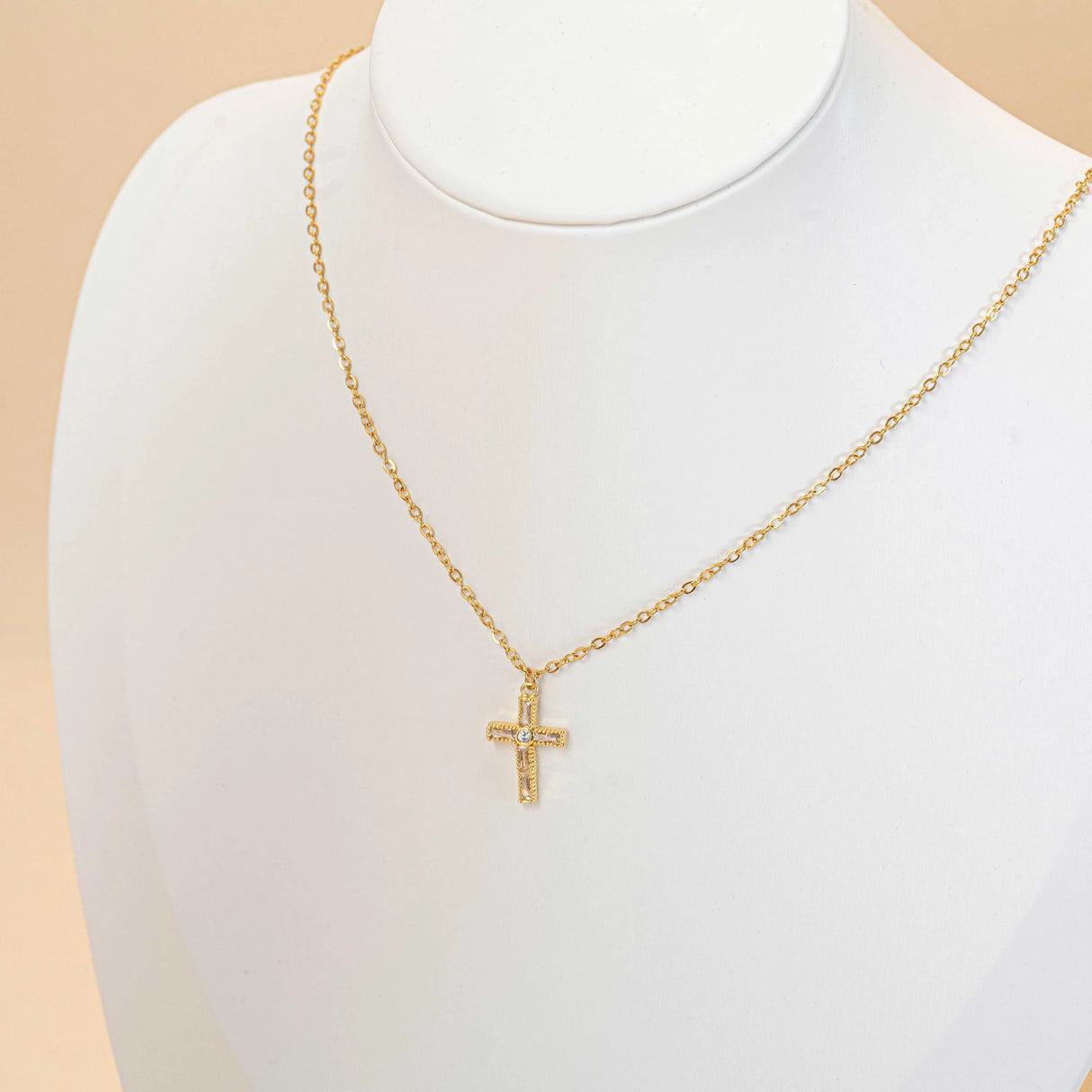 Collier petite croix chrétienne strass or acier inoxydable pour femme