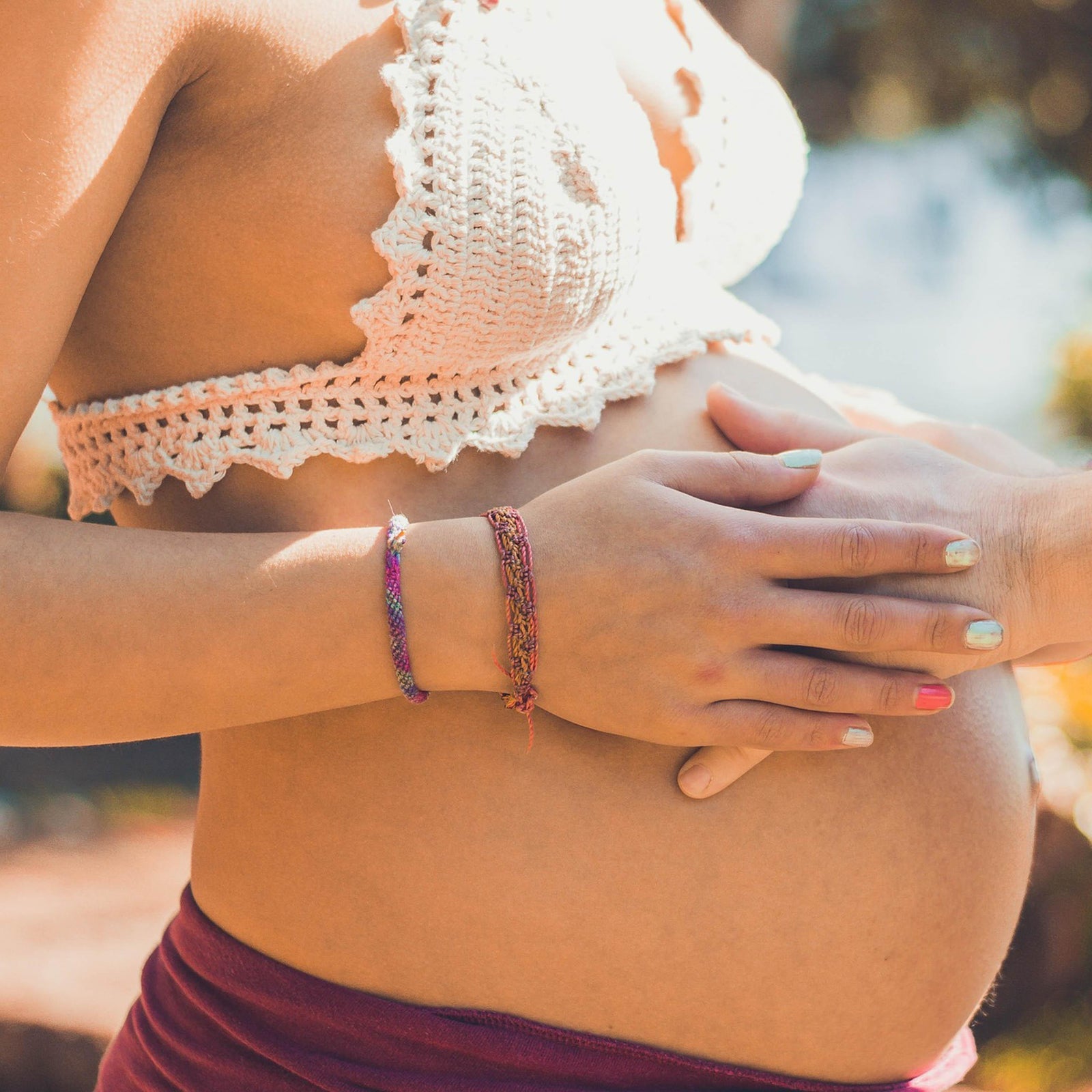 Les sensations en début de grossesse : comprendre et gérer les premiers symptômes