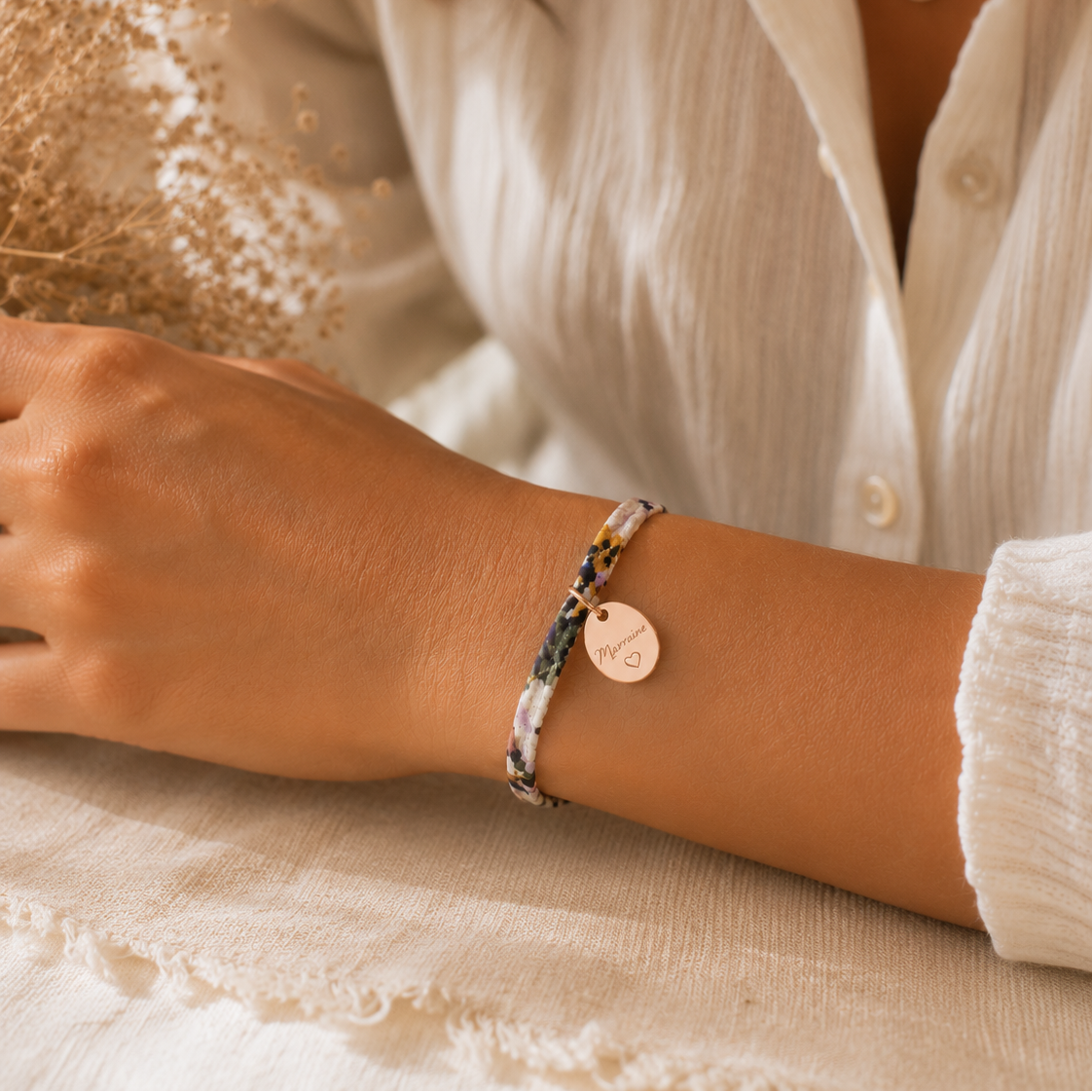 Annonce grossesse Marraine, Bracelet à personnalisé médaille gravée Marraine liberty, Bracelet annonce naissance, Cadeau de demande Marraine