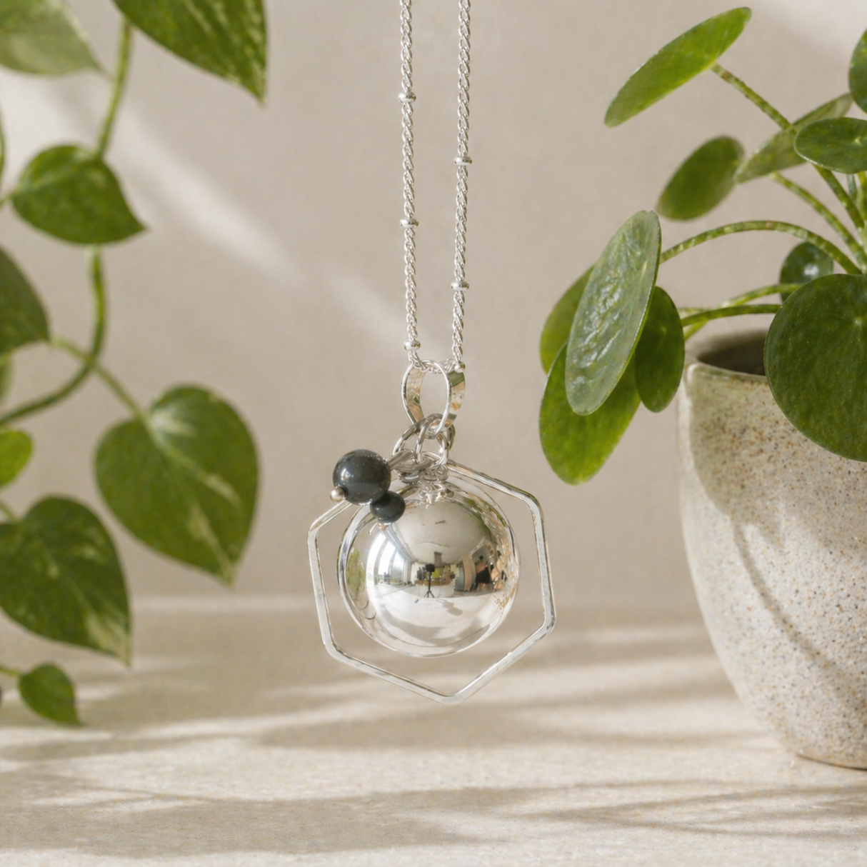 Bola de grossesse argenté lisse anneau hexagone perle labradorite