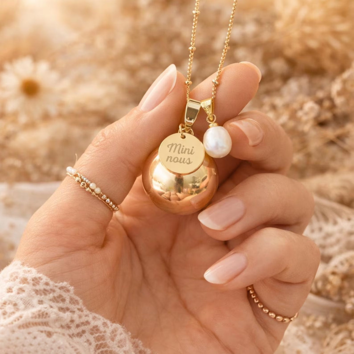 Bola de grossesse doré lisse médaille à graver perle d'eau douce