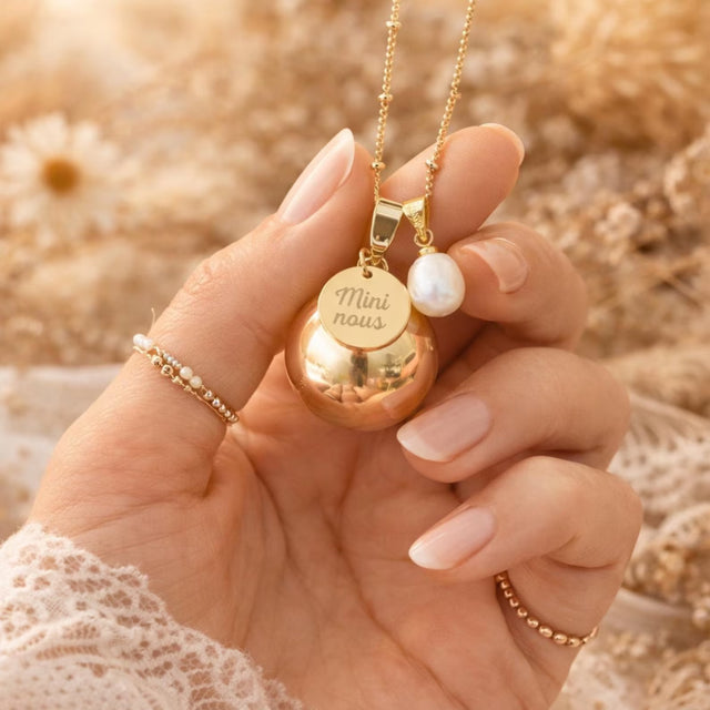 Bola de grossesse doré lisse médaille à graver perle d'eau douce