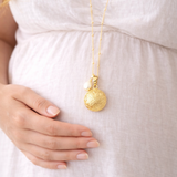 Bola de grossesse doré motif fleur pendentif perle d'eau douce