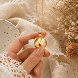 Bola de grossesse or lisse breloque mini pompon médaille à gravée