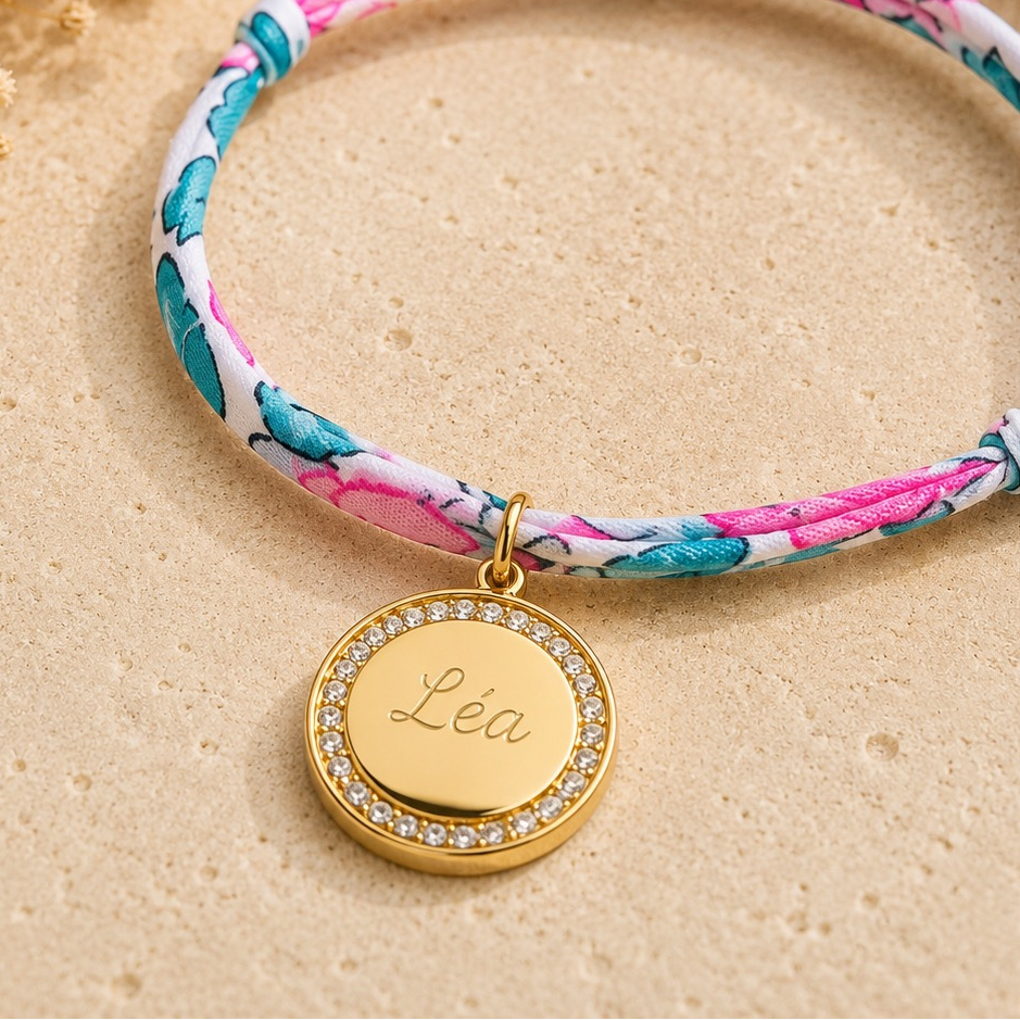 Bracelet Liberty personnalisé avec médaille gravée strass