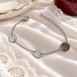 Bracelet lettre initiale personnalisé 3 médailles gravées