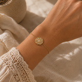 Bracelet avec médaille ronde ornée de strass en acier inoxydable
