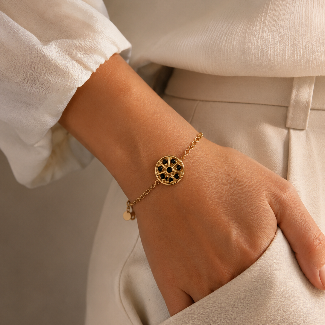 Bracelet avec médaille ronde ornée de strass en acier inoxydable