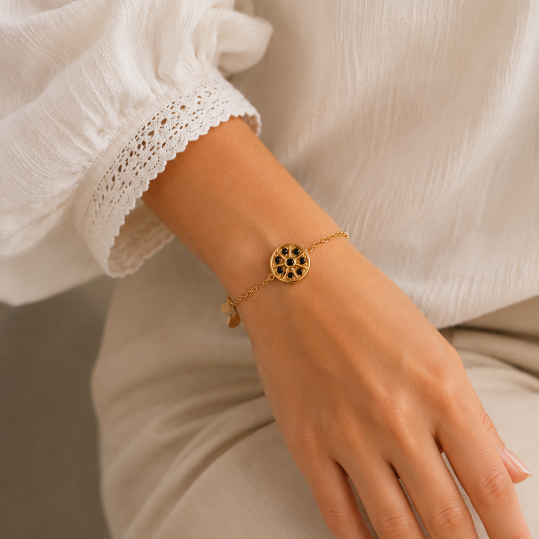 Bracelet avec médaille ronde ornée de strass en acier inoxydable
