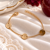 Bracelet lettre initiale personnalisé 3 médailles gravées