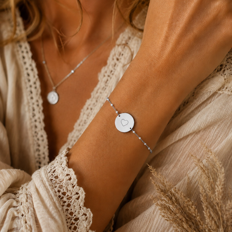 Bracelet personnalisé perles colorées médaille gravée acier inoxydable
