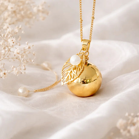 Bola de grossesse lisse or jaune breloque feuille perle pierre de lune Bola de grossesse lisse or jaune breloque feuille perle pierre de lune - Maille simple / Labradorite | Creabibenval