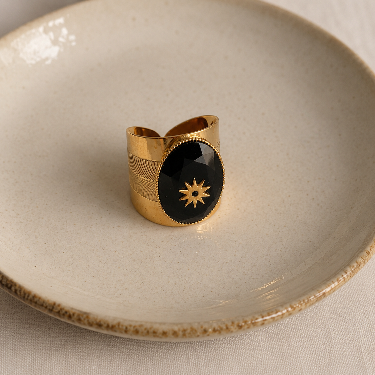 Bague avec pierre naturelle et étoile en acier inoxydable