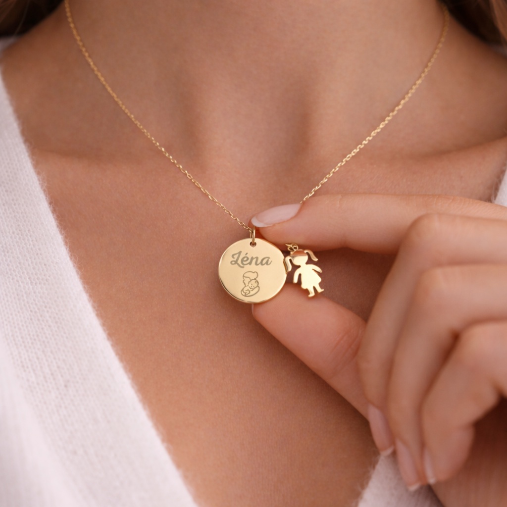Collier personnalisé médaille gravée pendentif fille
