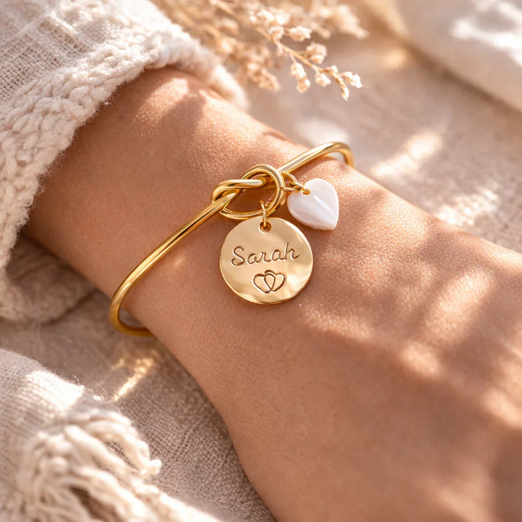 Bracelet jonc gravé personnalisé médaille 15mm breloque nacre Bracelet jonc gravé personnalisé médaille 15mm breloque nacre - Doré | Creabibenval