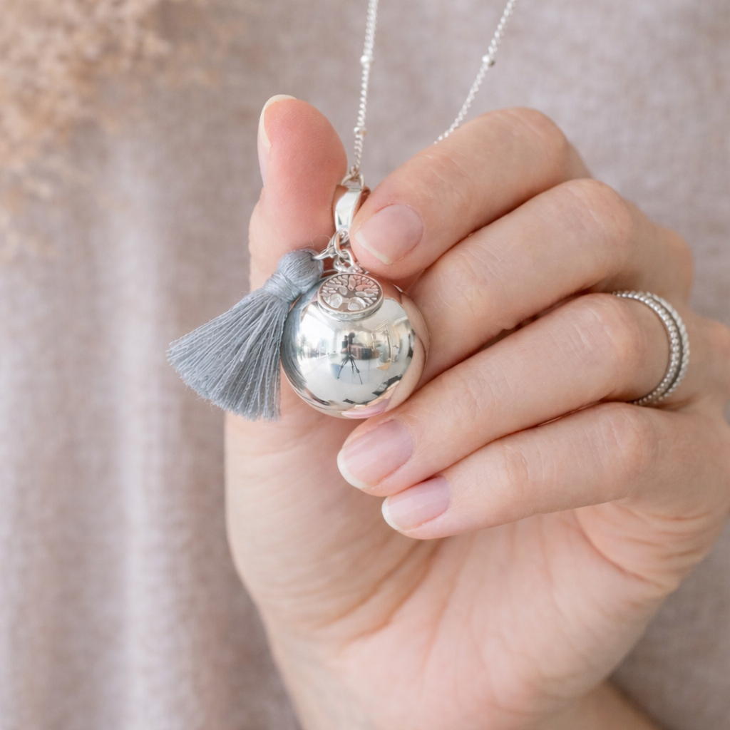 Bola de grossesse argenté lisse breloque arbre de vie pompon