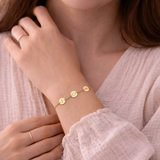 Bracelet lettre initiale personnalisé 3 médailles gravées