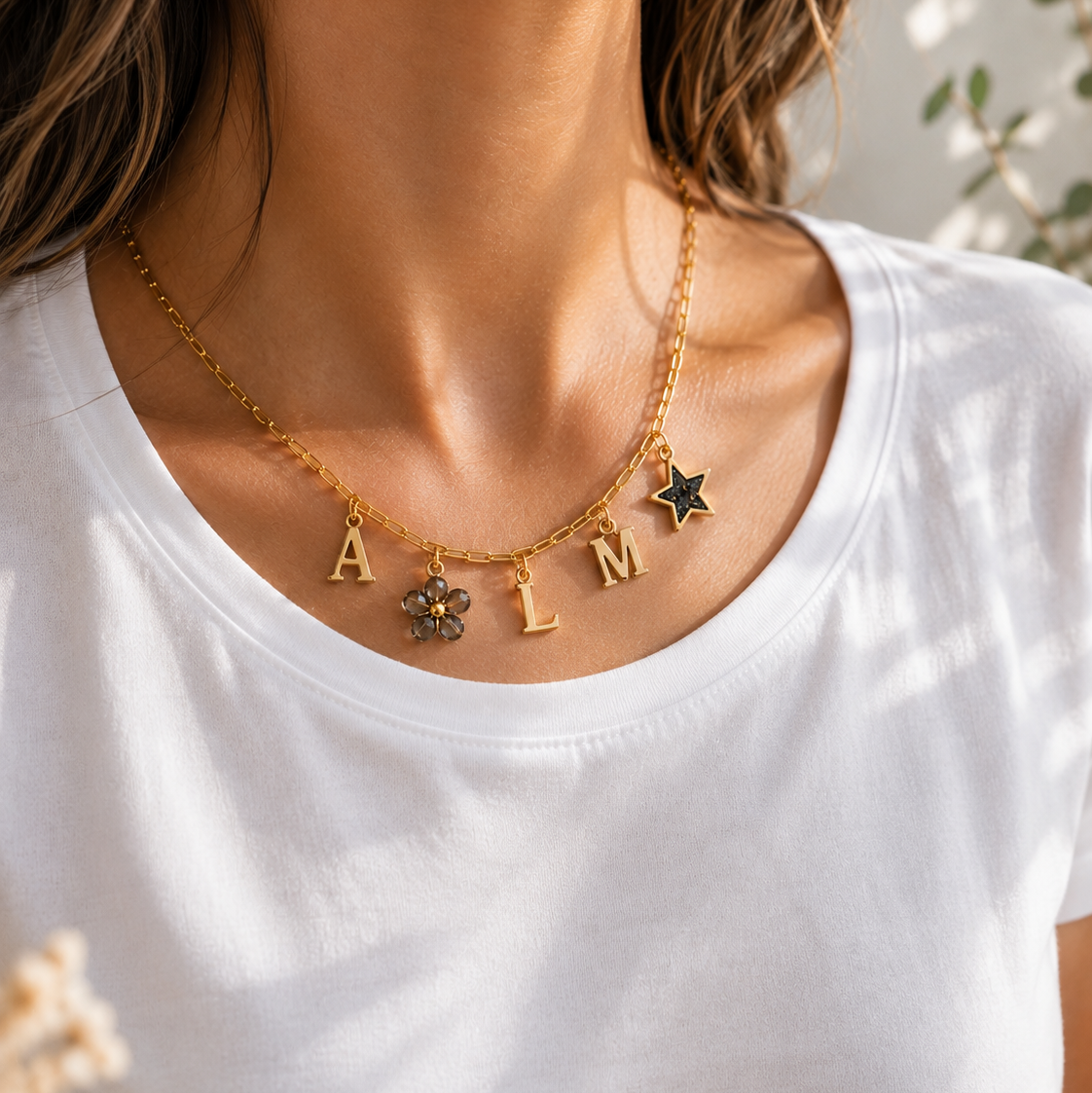 Collier Personnalisé à Charms – Initiales & Pendentifs au Choix