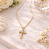 Collier croix sertie de strass en acier inoxydable