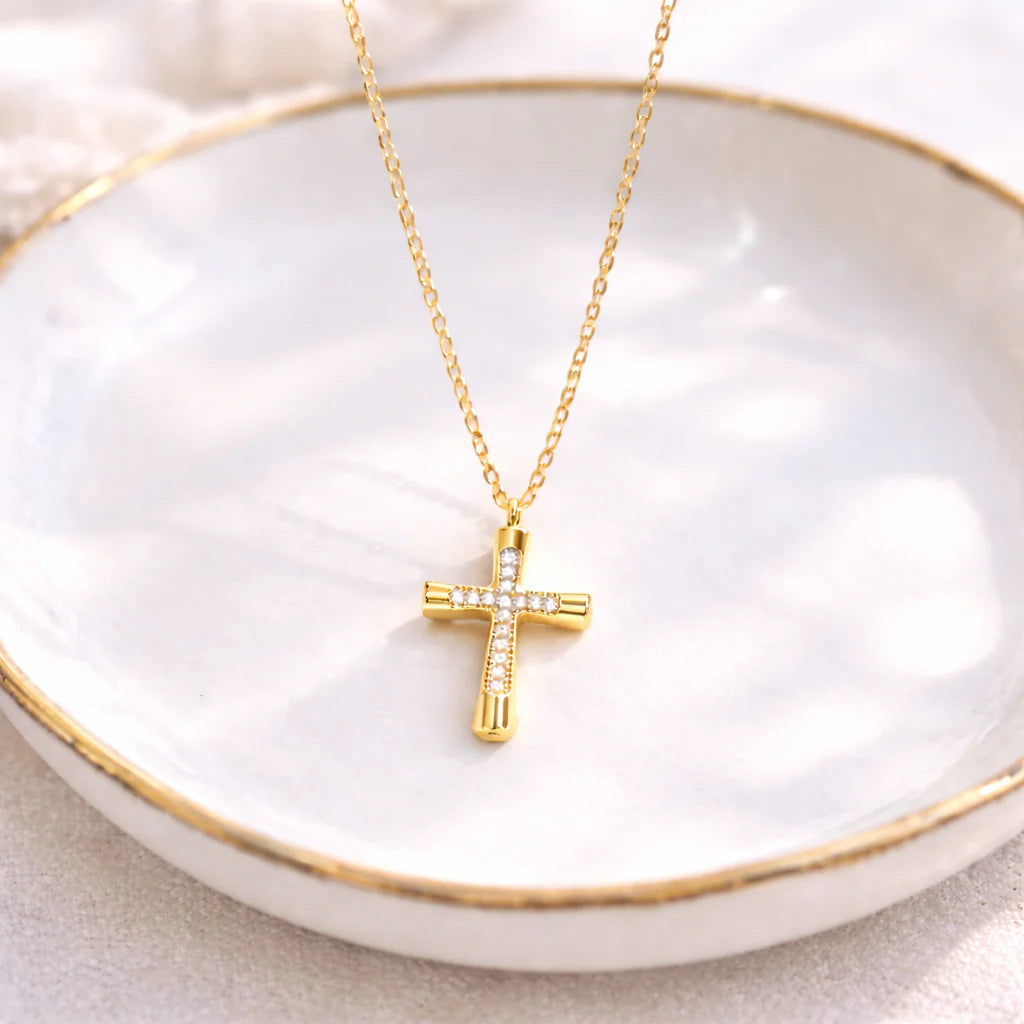 Collier croix sertie de strass en acier inoxydable