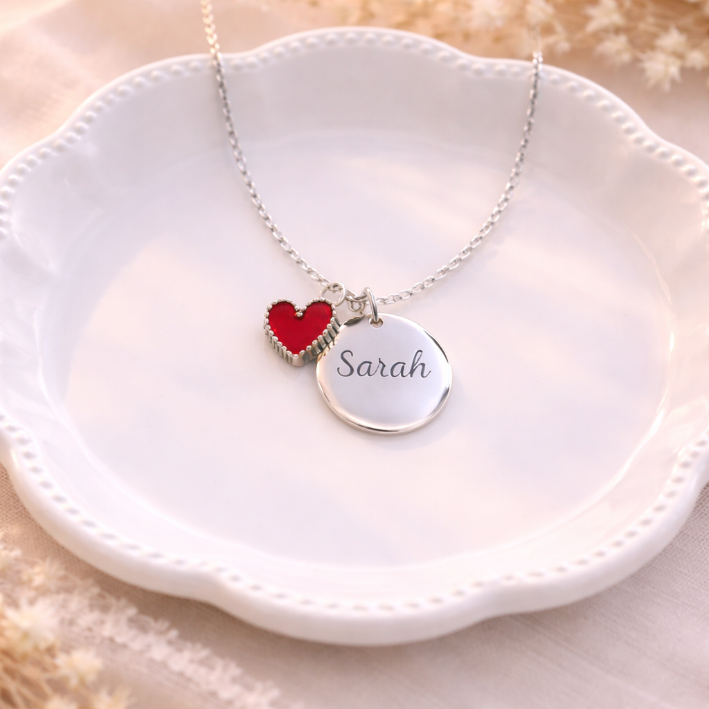 Collier personnalisé médaille gravée breloque coeur