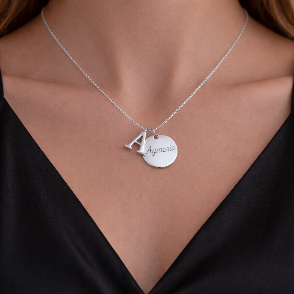 Collier personnalisé médaille gravée lettre initiale