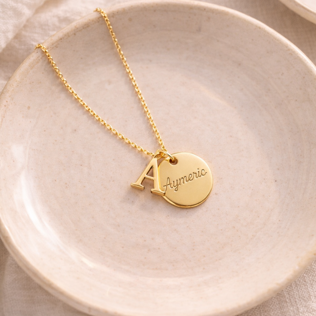 Collier personnalisé médaille gravée lettre initiale