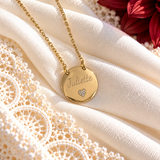 Collier personnalisé médaille gravée petit coeur strass